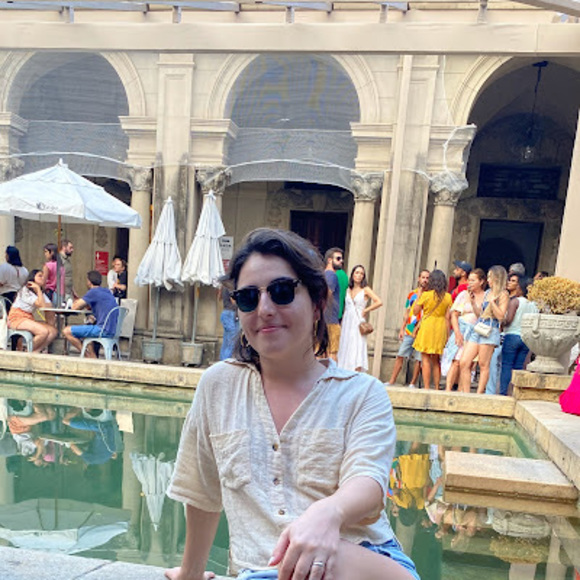 Meet your Posher, Camila - Picture 1 of 1